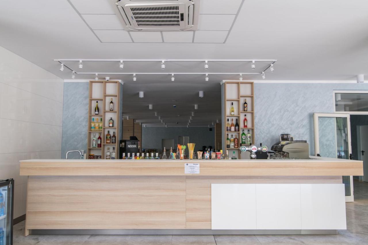 Cinema Hotel Приморско Экстерьер фото